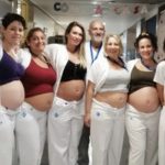 Baby Boom nel reparto di pediatria. La foto di 7 infermiere contemporaneamente incinte diventa virale