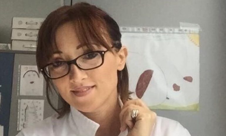Caso Balanzoni, nuova tegola per l’anestesista che offende gli infermieri: l’Asl Vercelli “non gradisce la sua collaborazione”