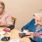 Dolcetto o... coniglietto? Le ospiti del Villaggio Amico donano pupazzi ai bimbi del San Gerardo di Monza