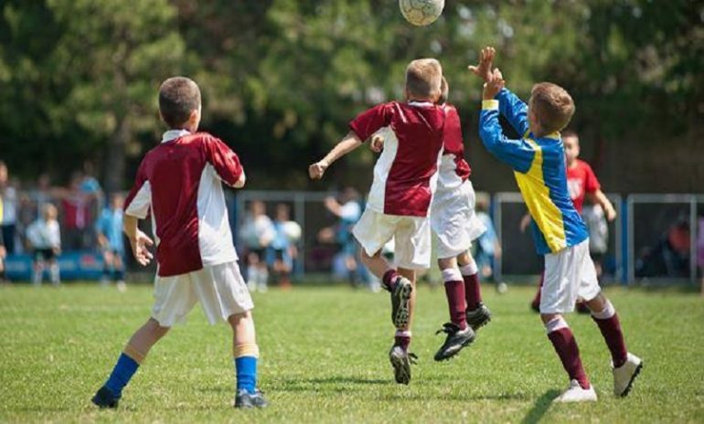 Demenza: stop al colpo di testa per i piccoli calciatori?