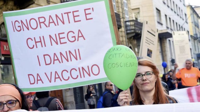 Germania: pugno di ferro contro i genitori NoVax. € 2.500 di multa per chi non vaccina i propri figli