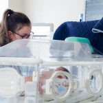 Milano, nato prematuro al Niguarda: festeggia un anno con il personale sanitario 1