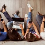 Lucca, indagine rivela: “Un adolescente su quattro è dipendente dal web”