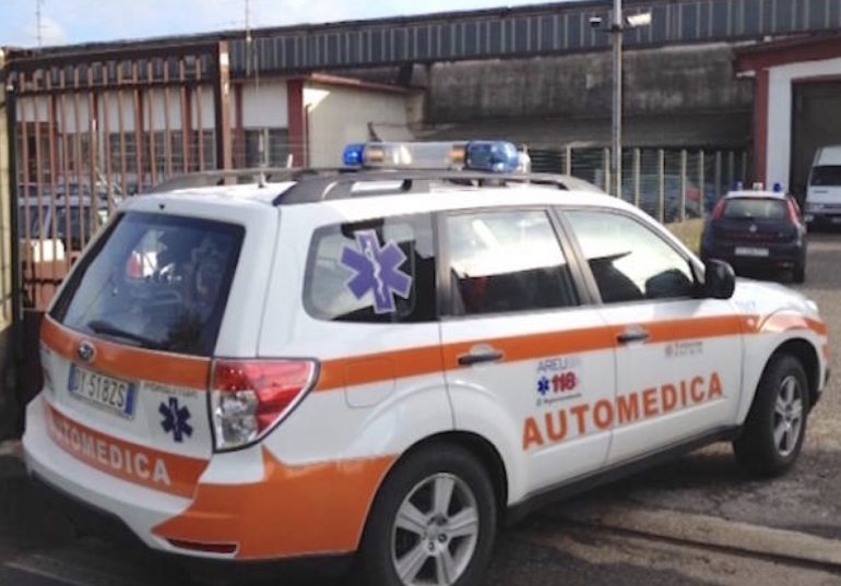 Paziente del P.S. ruba automedica del 118 per andare a comprare le sigarette: fermato dai Carabinieri