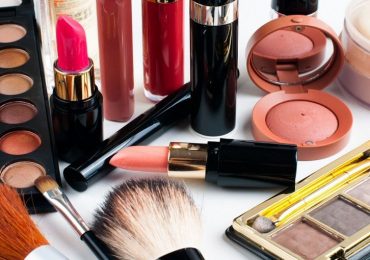 Trucco con inganno: allarme batteri nei prodotti da make-up mal conservati