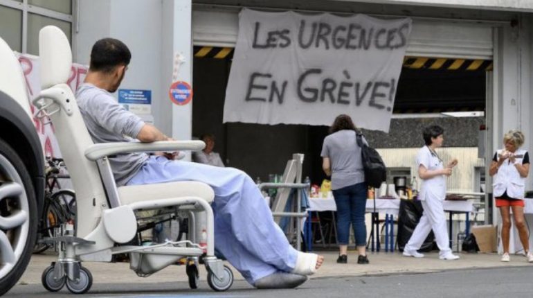 Francia: 1.200 medici si dimettono dalle funzioni amministrative per protestare contro le condizioni lavorative insostenibili 2