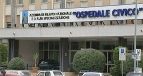 Palermo, arrestati tre dipendenti dell’Ospedale Civico: documenti falsi e truffa sulle protesi