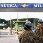 Coronavirus, altri 8 italiani tornati da Wuhan: manca Niccolò.