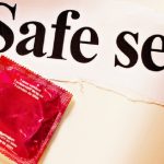 San Valentino, l’allarme degli infettivologi: “In aumento le infezioni sessuali tra i giovani. Ecco perché”.