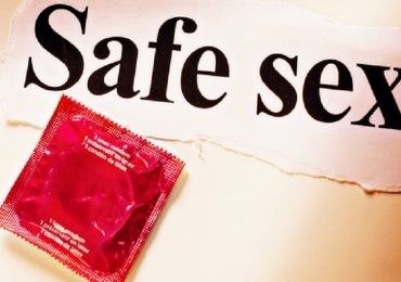 San Valentino, l’allarme degli infettivologi: “In aumento le infezioni sessuali tra i giovani. Ecco perché”.