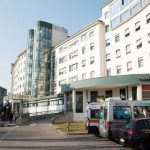 Sesto San Giovanni, aggreisce infermieri con una siringa infetta: paziente Hiv positivo arrestato, ma il pm...