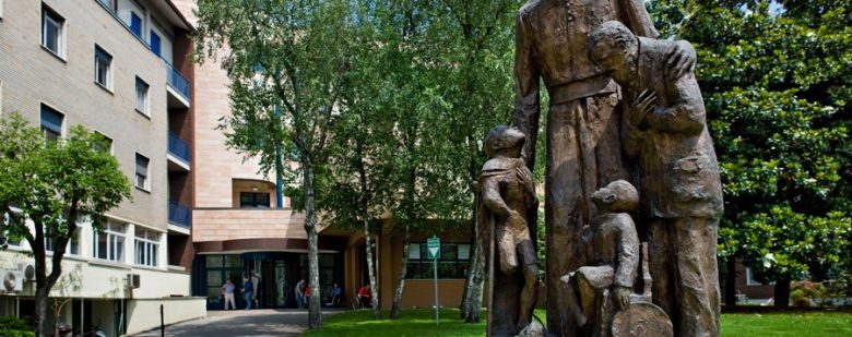 Coronavirus, "Contagi nascosti e niente mascherina": 18 lavoratori denunciano la Fondazione Don Gnocchi.