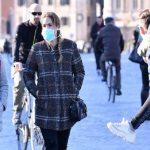 Coronavirus, Iss: "Un paziente positivo su 5 ha tra 19 e 50 anni".