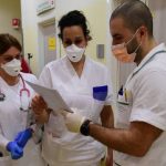 Coronavirus, l'appello di medici e infermieri: "La priorità deve essere chi cura e assiste".