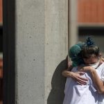 Coronavirus, parola di infermiere: "Ci sacrifichiamo per il benessere del popolo".