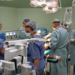 Nasconde positività al Coronavirus per non rimandare la rinoplastica: contagia chirurgo, infermiere e anestesista