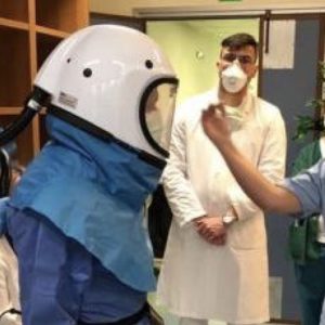 Policlinico San Martino: caschi e tute pressurizzate per gli infermieri in prima linea contro il Coronavirus