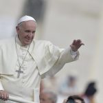 Coronavirus: Papa Francesco dona 2.000 guanti monouso Coronavirus e 200 tute protettive all’RSA di Chiavari 1