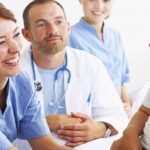 Neonatologie e pediatrie agli infermieri pediatrici.