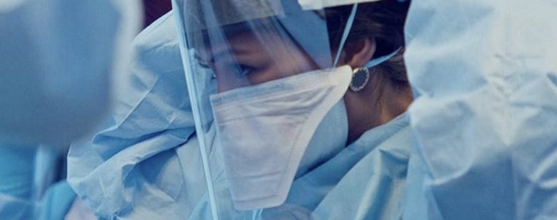 Sale a 31 il bilancio degli infermieri morti per Covid-19: il 32% lavorava in RSA senza DPI