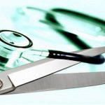 Tagli negli investimenti: ecco come il nostro sistema sanitario è finito in ginocchio, soprattutto al Sud.