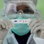 Coronavirus, pronto il test rapido salivare: funziona in pochi minuti. Sotto i riflettori la cura col plasma