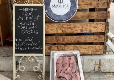 “Qui da noi gli eroi mangiano gratis”: così il Mana Pub ringrazia Infermieri e Medici in prima linea contro il Covid-19 1