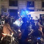 Ambulanza in codice rosso presa a calci e pugni dai tifosi del Napoli in festa per la vittoria in Coppa Italia 1