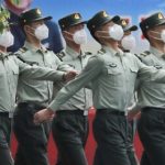 Coronavirus, la Cina lancia il primo vaccino: la somministrazione sui militari