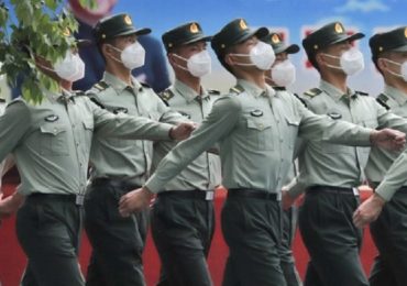 Coronavirus, la Cina lancia il primo vaccino: la somministrazione sui militari