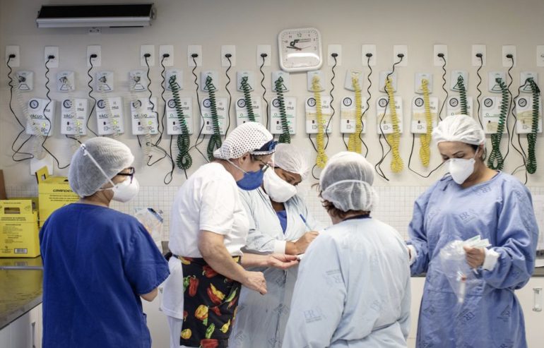 Coronavirus: quasi 100 infermieri muoiono ogni mese in Brasile 1