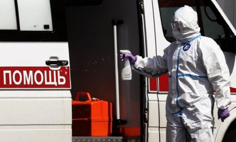 Coronavirus, "quasi 500 morti tra gli operatori sanitari" in Russia: smentite le stime ufficiali