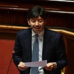 Coronavirus, Speranza: "Massima priorità alla riapertura in sicurezza delle scuole"