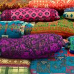 Foulard d'autore per medici ed infermiere Regina Schrecker, donazioni allo Spallanzani e Codogno