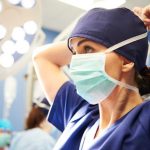 Infermieri: il tempo di vestizione/svestizione vale come orario di lavoro, è legge