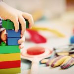 Rubava ai bambini malati di cancro