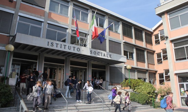 Torino, dall'Istituo Sociale tre borse di studio per i figli di infermieri impegnati nell'emergenza Covid