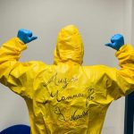 Covid, "non voglio più vedere mio figlio guardare suo padre attraverso una vetrata"