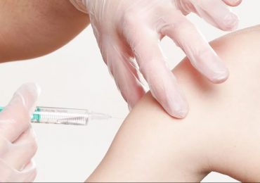 AstraZeneca, l'accordo sul vaccino Covid