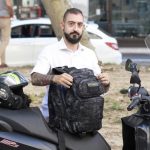 Mirko, l’infermiere in moto che garantisce le cure palliative ai malati terminali di Covid-19 a domicilio