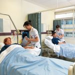 Protestano gli studenti di infermieristica:“Quando ripartono tirocini, esami e lezioni?”