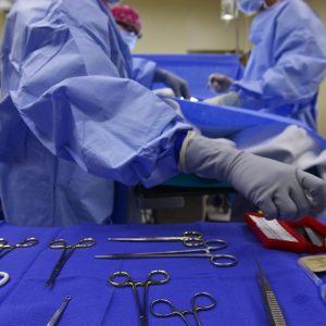 Straordinario intervento al Del Mare: asportati sei organi ad un paziente con tumore