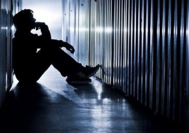 Suicidio: i fattori di rischio più frequenti secondo l'Iss