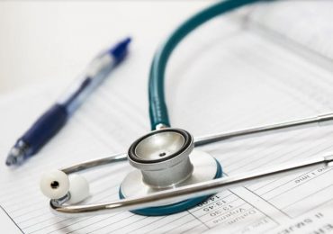 Visite private non autorizzate senza fattura: interdetto medico in esclusività