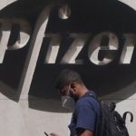 Coronavirus, gli effetti collaterali dei vaccini testati da Moderna e Pfizer