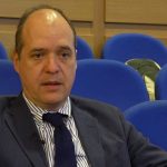 Coronavirus, il punto dell'Aifa su vaccini e terapie