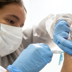 Coronavirus, nuovo studio conferma: vaccino antinfluenzale frena il contagio