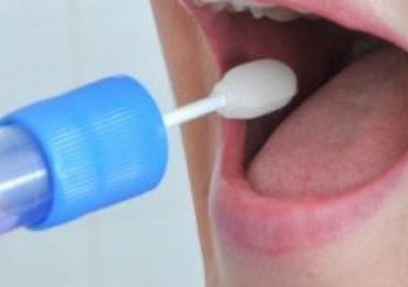 Coronavirus, test salivare è efficace quanto tampone naso-faringeo e lavaggio bronco-alveolare