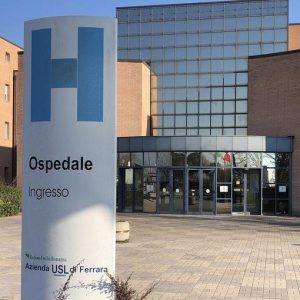Lagosanto (Ferrara), picchiò due infermiere: per il consulente psichiatrico era incapace