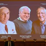 Nobel per la medicina, premiati in tre: hanno scoperto il virus dell'epatite C